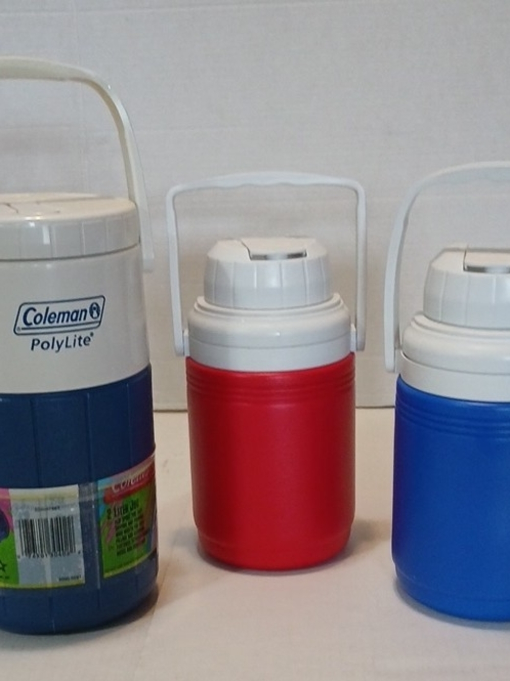 3 VTG Coleman POLYLITE 2L, RED/Blue Coleman 1/3 Water JUGS Cold Only Lot Of 3